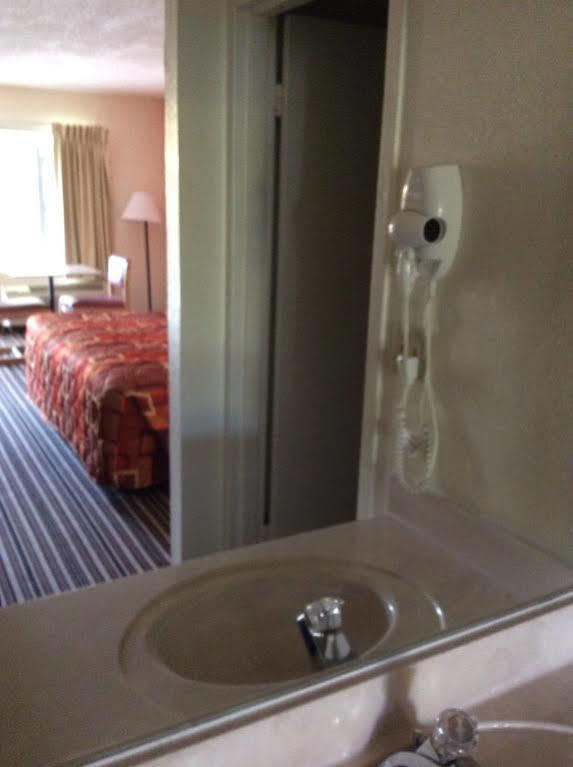 Days Inn By Wyndham Senatobia Εξωτερικό φωτογραφία
