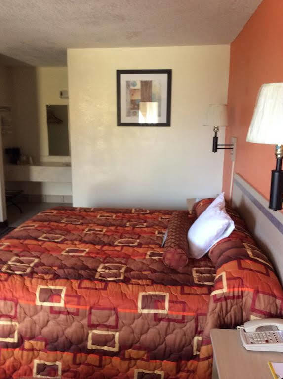 Days Inn By Wyndham Senatobia Εξωτερικό φωτογραφία