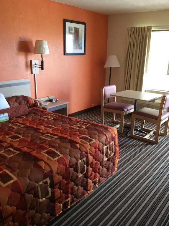 Days Inn By Wyndham Senatobia Εξωτερικό φωτογραφία