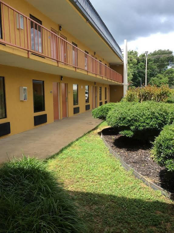 Days Inn By Wyndham Senatobia Εξωτερικό φωτογραφία