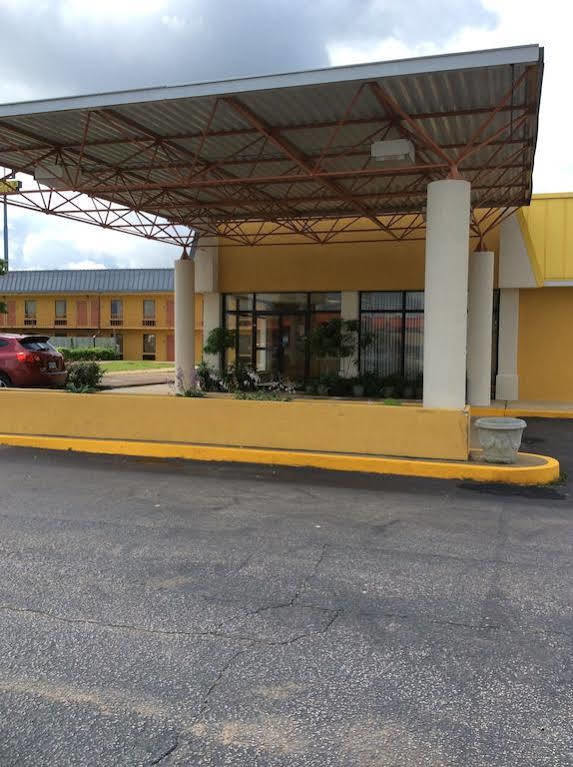 Days Inn By Wyndham Senatobia Εξωτερικό φωτογραφία
